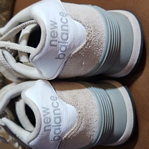 New Balance 574 Core Classic Cream Gray White Suede Sneakers Running Shoes - Picture 4 of 8